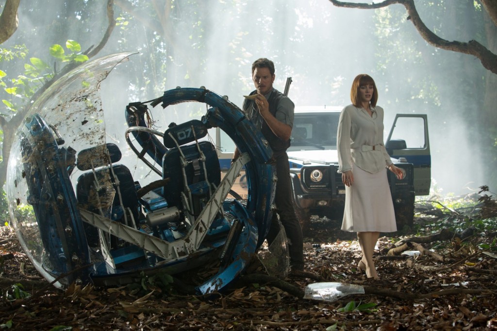 Chris Pratt and Bryce Dallas Howard star in Universal Pictures' "Jurassic World"